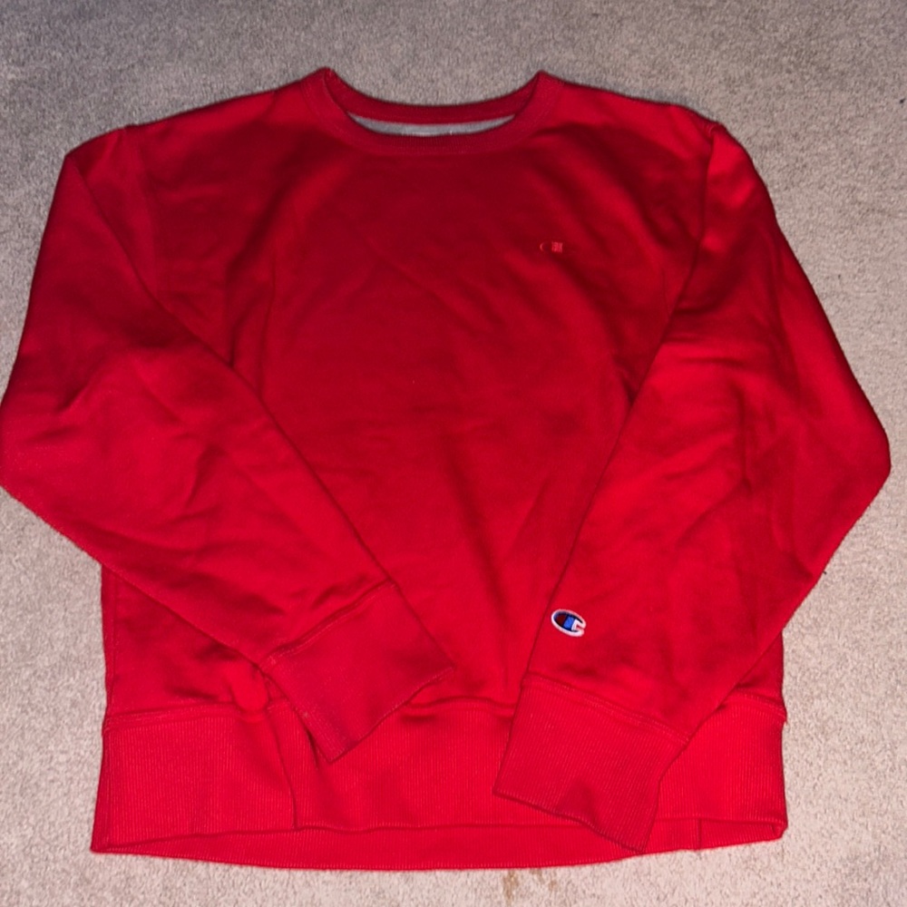 Red Champion Crewneck - Size Medium - Fits oversized - Good condition:)
